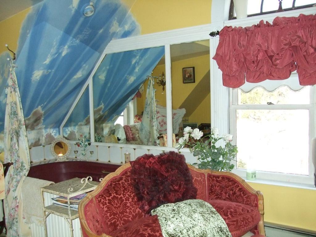 Enchanted Nights Bed & Bath Kittery Pokój zdjęcie