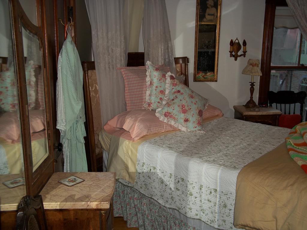 Enchanted Nights Bed & Bath Kittery Pokój zdjęcie